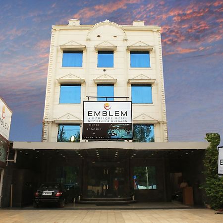 Emblem Hotel Sector 14 Gurgaon Eksteriør billede