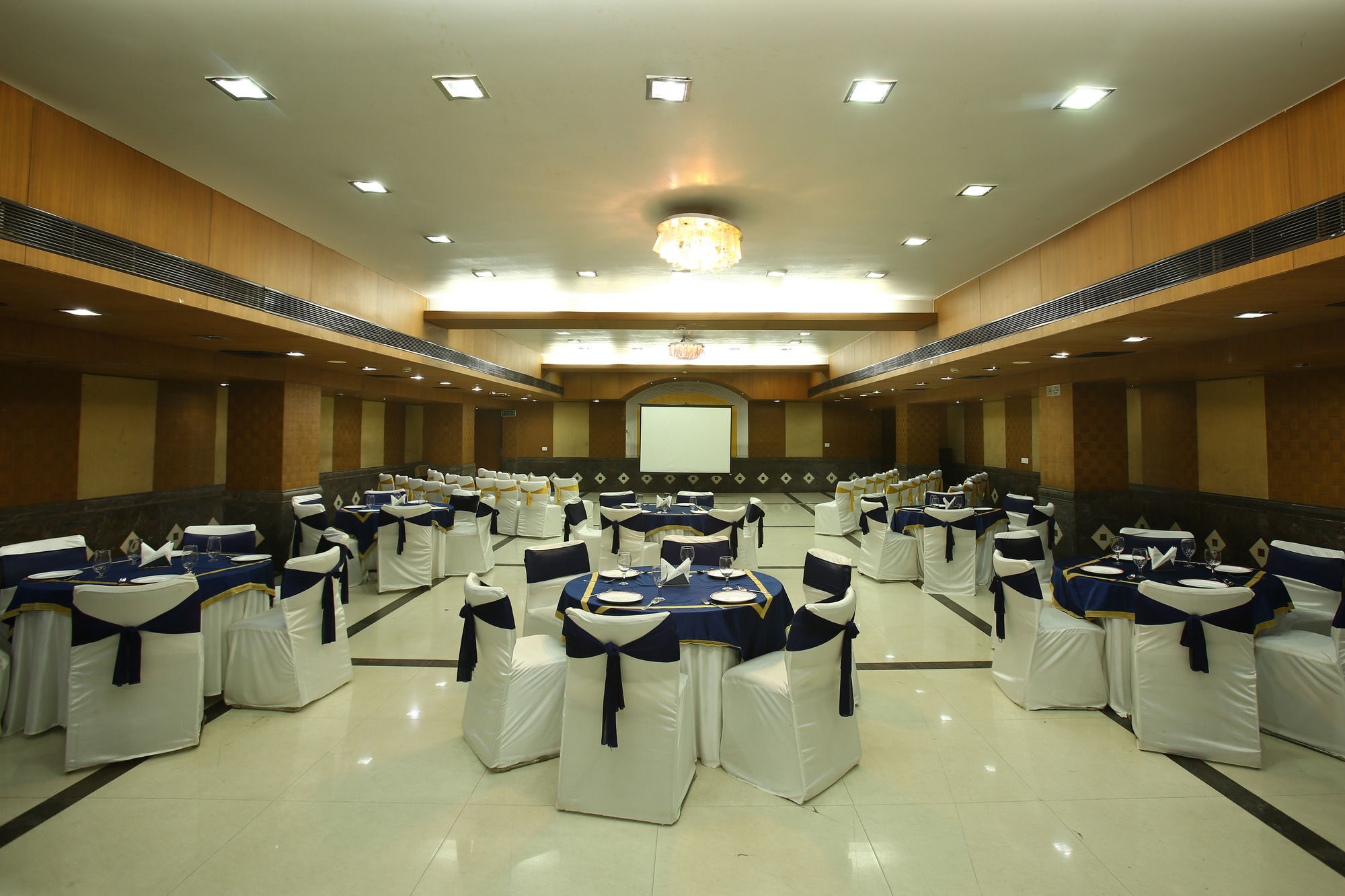 Emblem Hotel Sector 14 Gurgaon Eksteriør billede