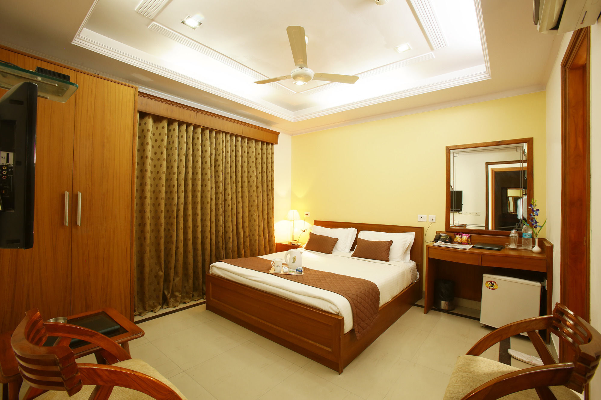 Emblem Hotel Sector 14 Gurgaon Eksteriør billede