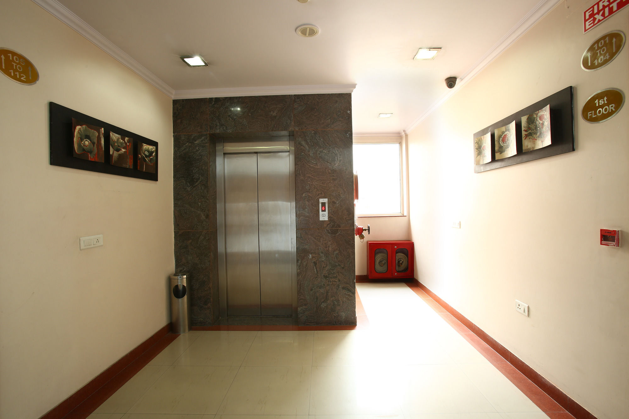 Emblem Hotel Sector 14 Gurgaon Eksteriør billede